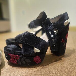 Libby Edelman Size 8 Women's platform heels.